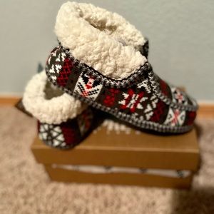 NWT-Lamo Wool-Lined Knit Moccasin Slippers